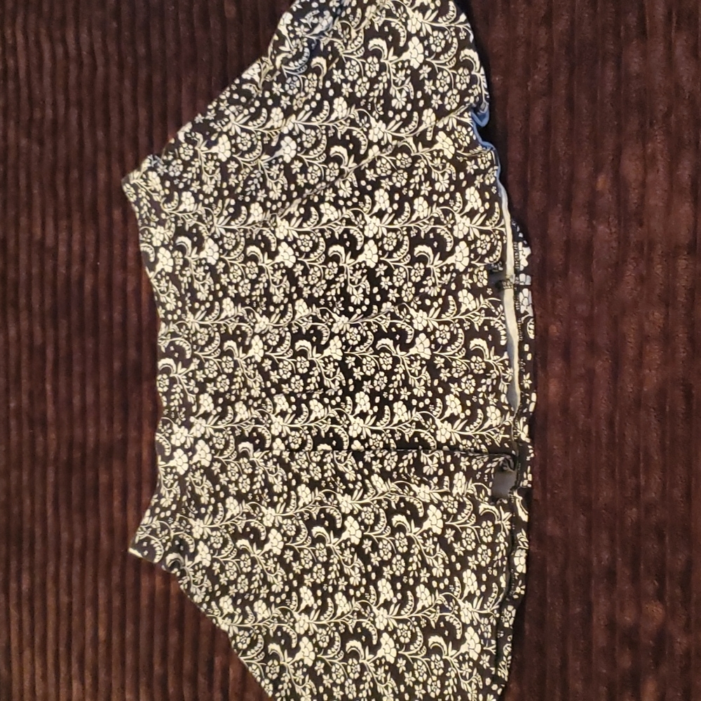 Black & white skirt from Forever 21